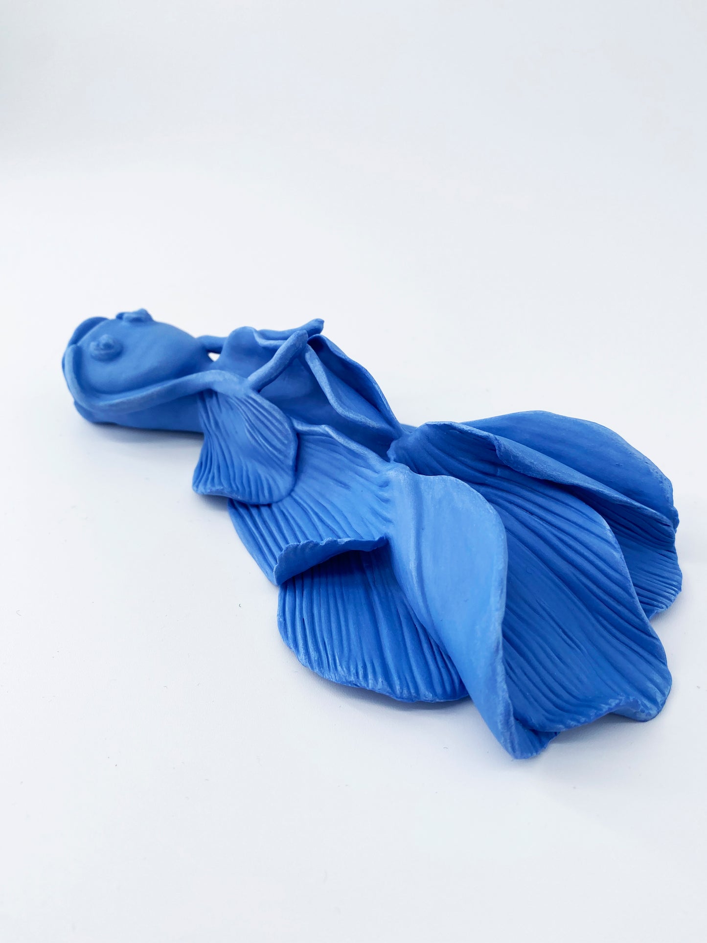 Carpe Bleu roi- Pièce unique en porcelaine- Sarang Porcelaine