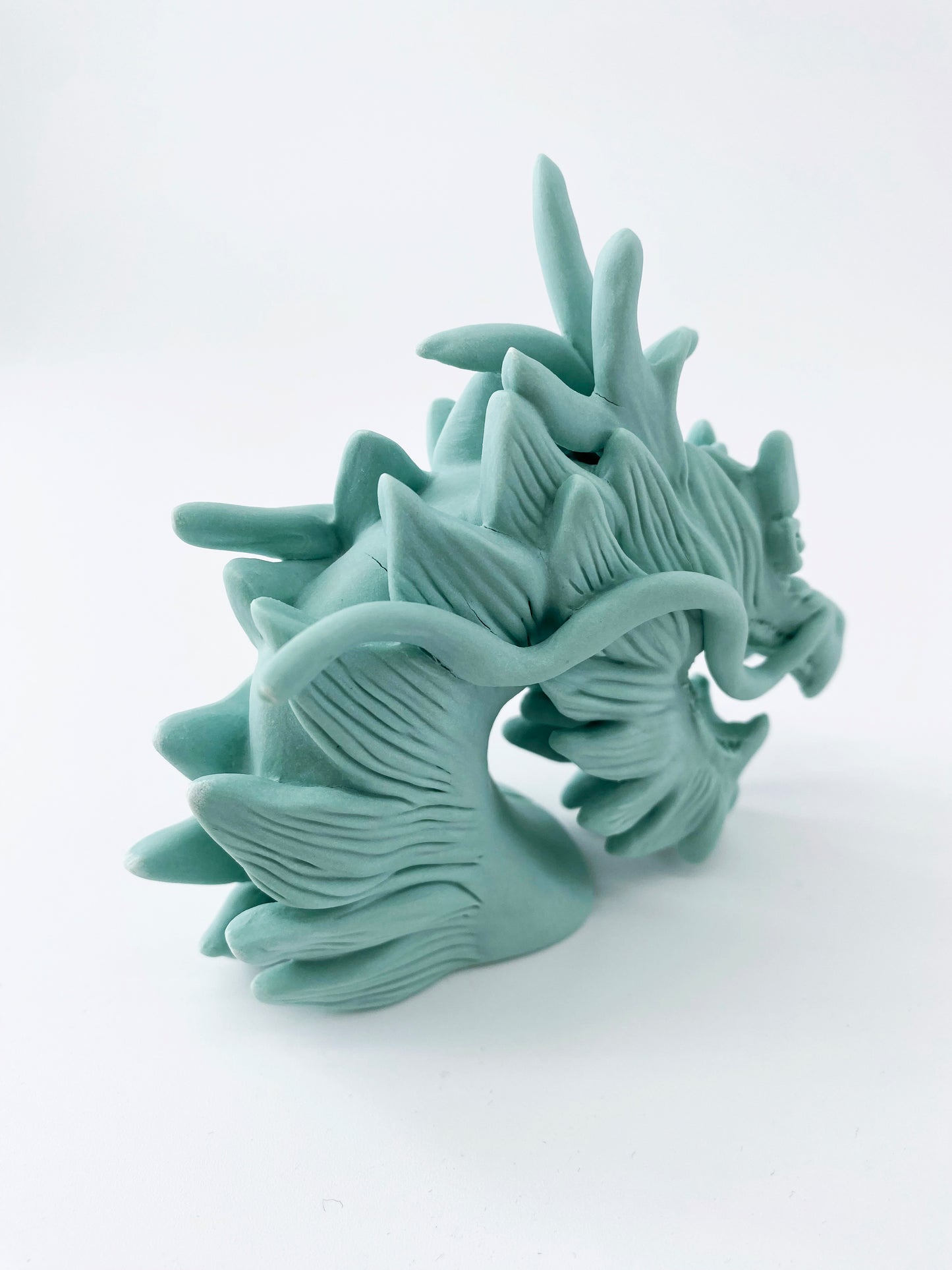 Cavalier Dragon- Porcelaine teintée céladon- Pièce unique- Sarang Porcelaine