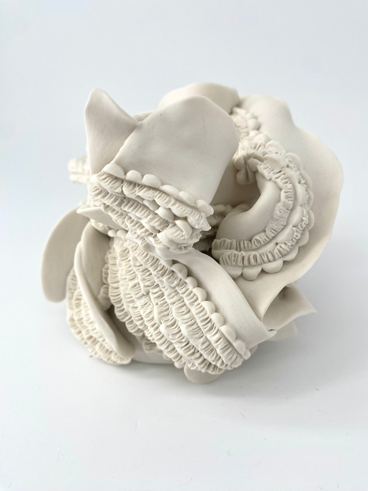 Dragon boule- Porcelaine- Collection Dentelle - Pièce unique - Sarang Porcelaine