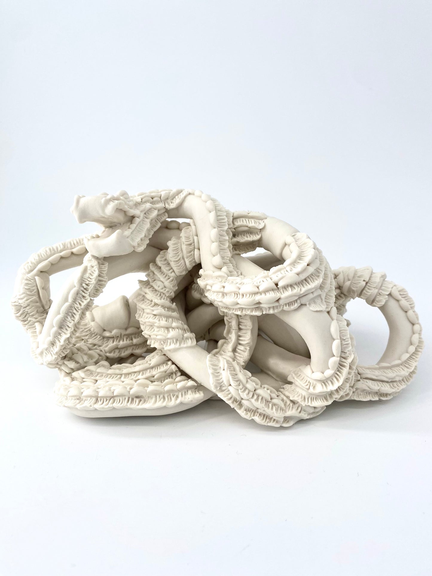 Serpent Nâga- Porcelaine blanche - Collection Dentelle - Pièce unique - Sarang Porcelaine