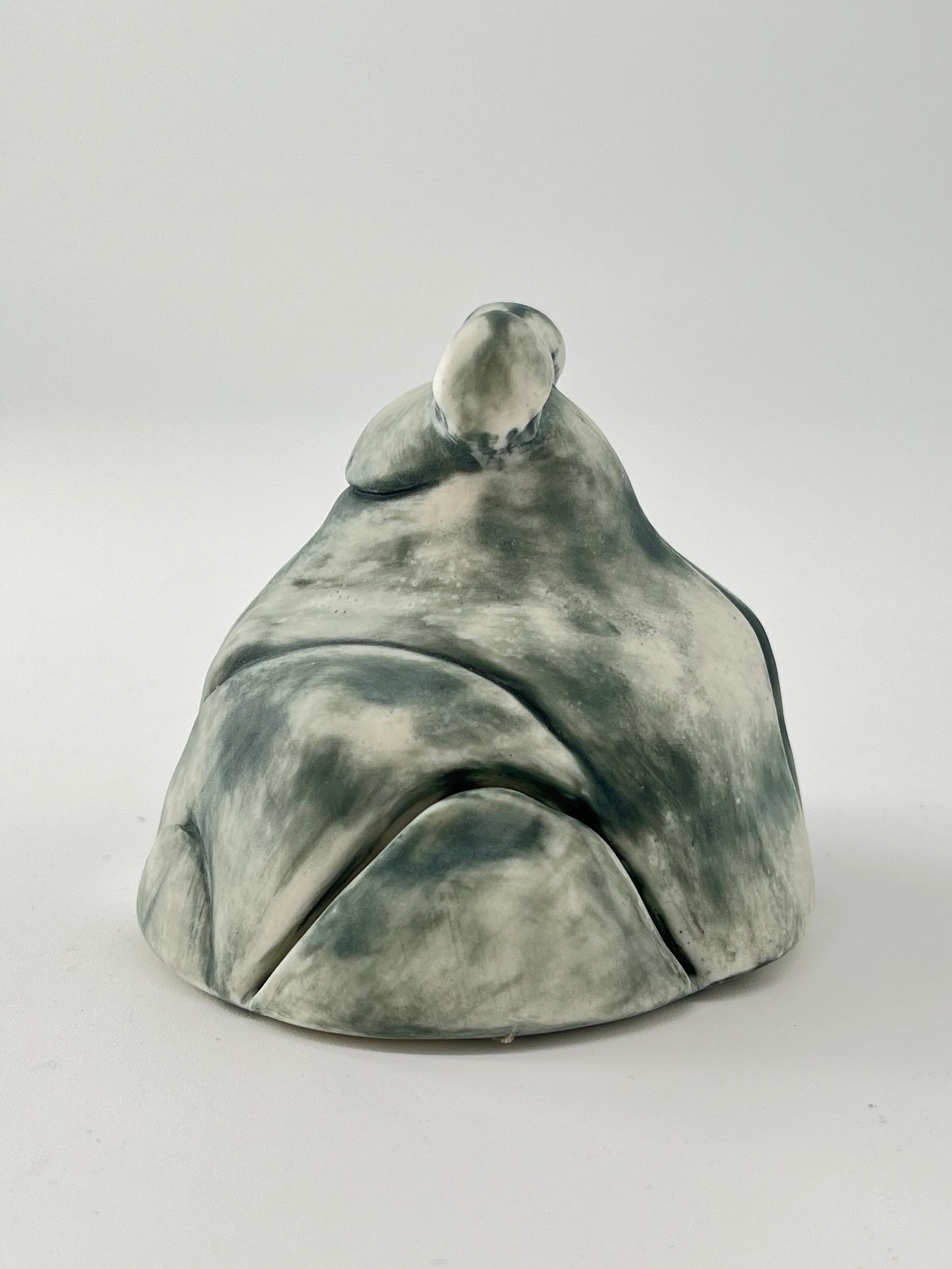 Serenity Frog Tara - Sculpture grenouille zen en porcelaine