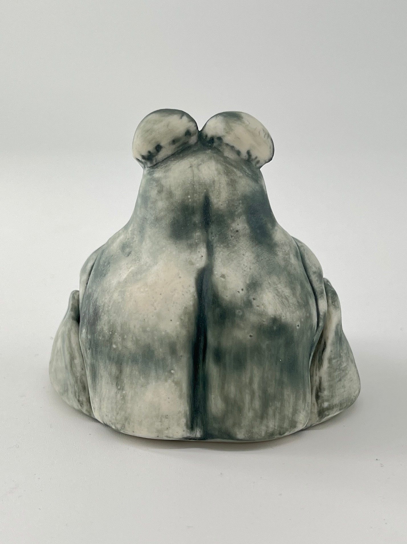 Serenity Frog Tara - Sculpture grenouille zen en porcelaine