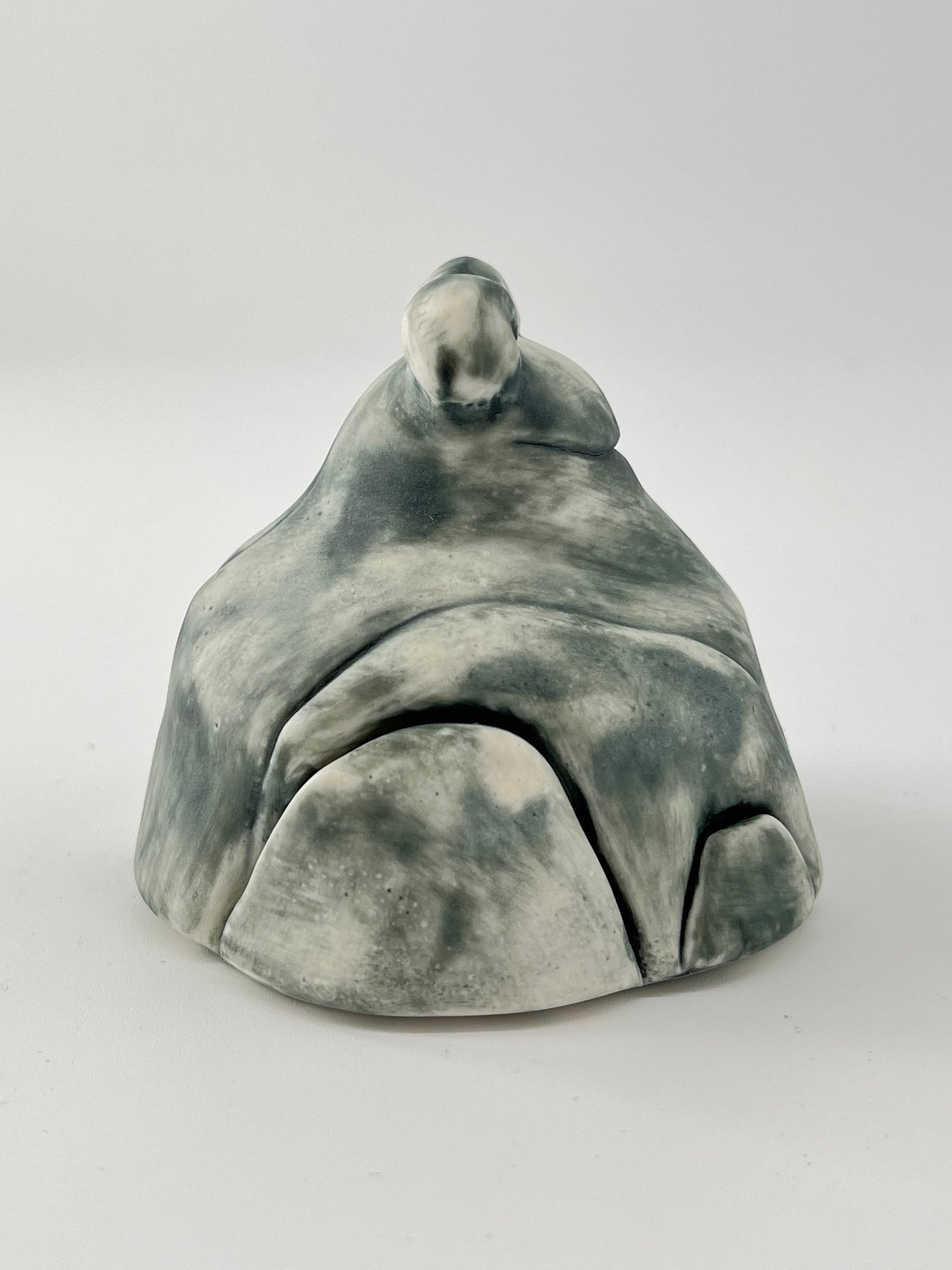 Serenity Frog Tara - Sculpture grenouille zen en porcelaine