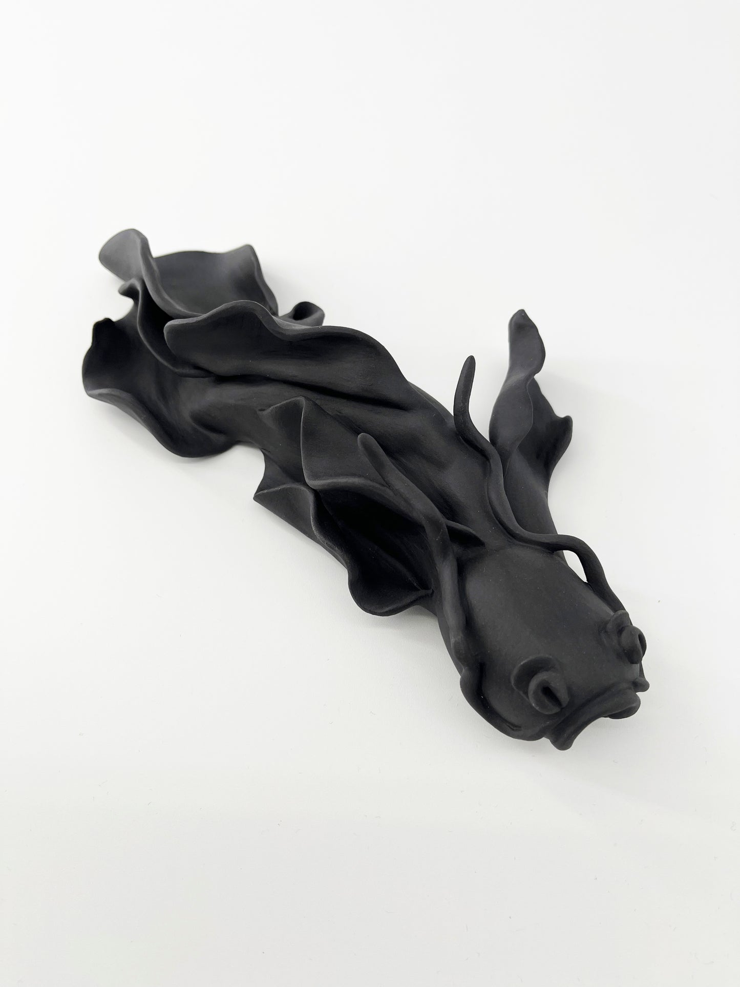 Medium Black Carp- Carpe en porcelaine noire- Pièce unique- Sarang Porcelaine