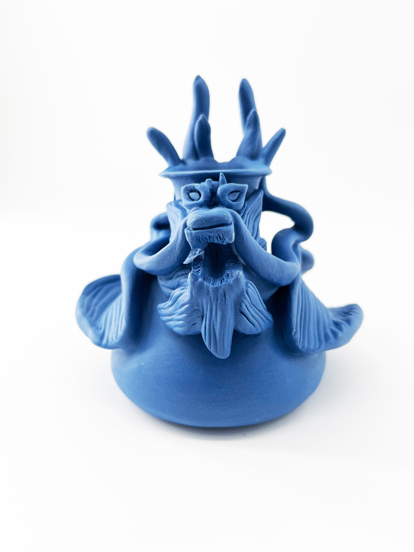 Mini Vase Dragon Bleu en Biscuit de Porcelaine – Pièce Unique