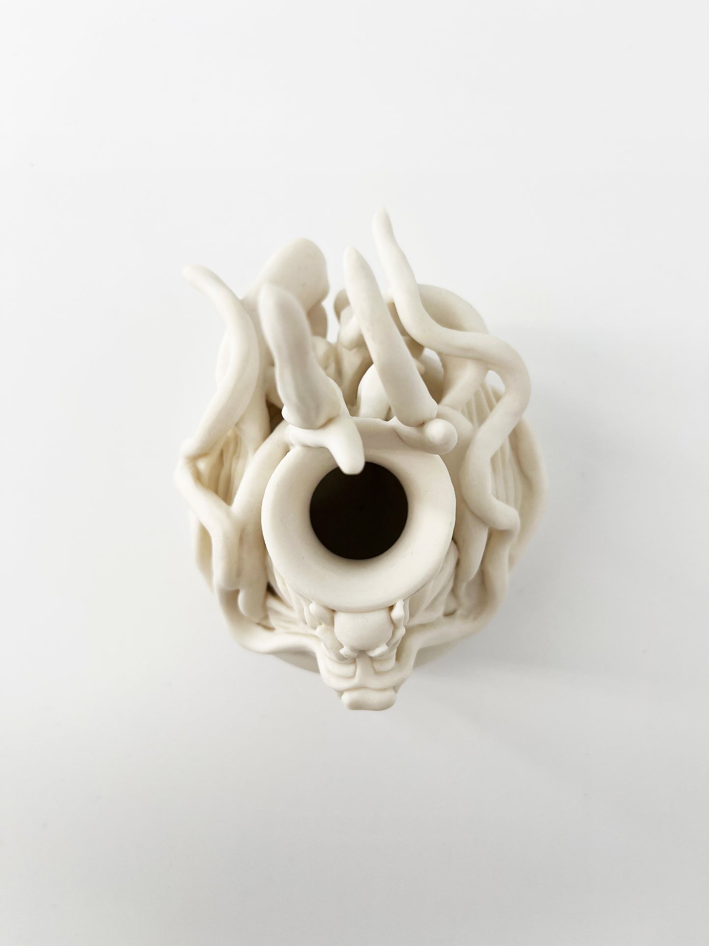 Mini Vase Dragon Blanc en biscuit porcelaine – Pièce unique
