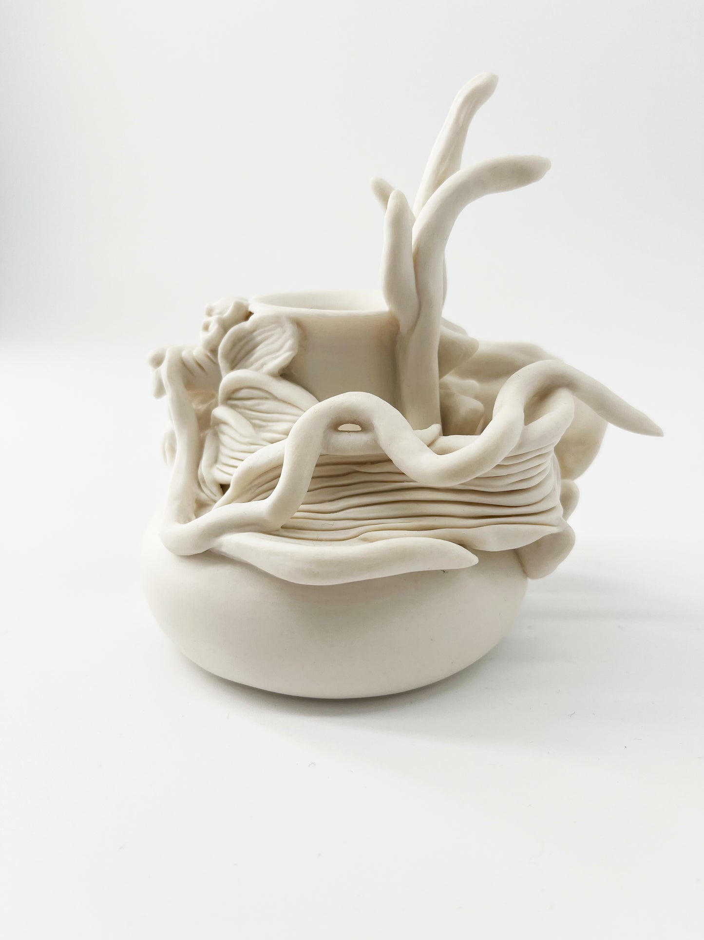 Mini Vase Dragon Blanc en biscuit porcelaine – Pièce unique