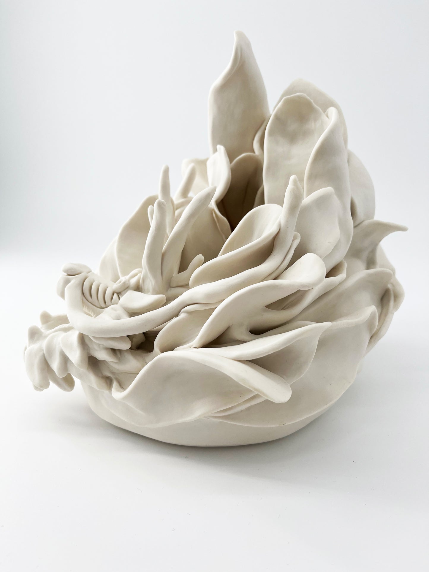 Pure white Dragon – Sculpture en porcelaine- Sarang Porcelaine