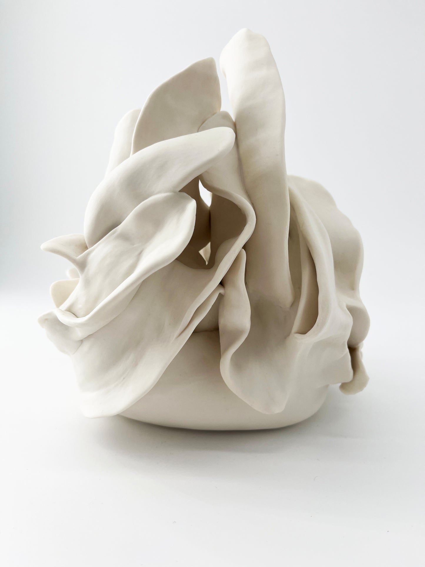 Pure white Dragon – Sculpture en porcelaine- Sarang Porcelaine