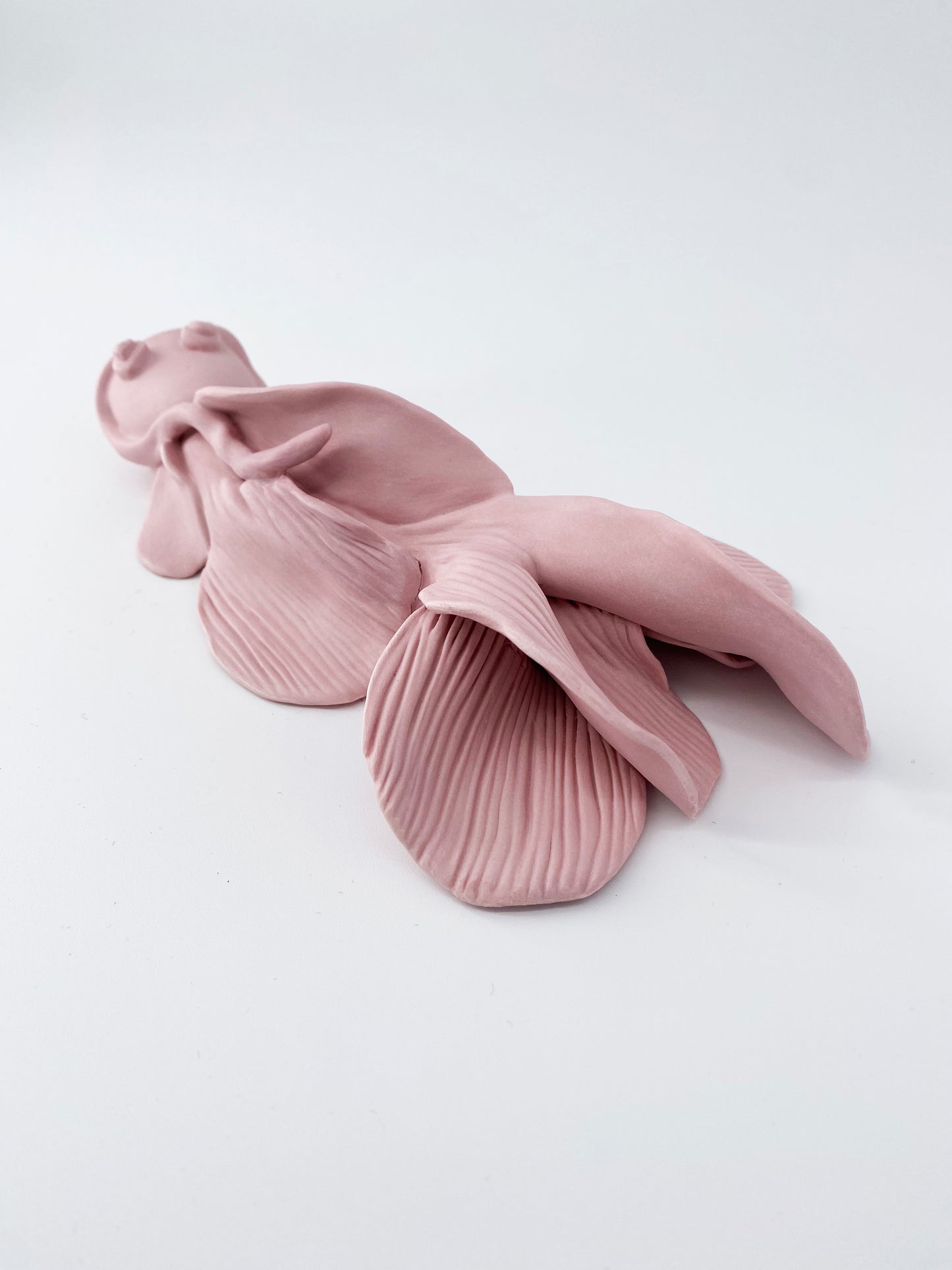 Carpe rose tutu- Pièce unique en porcelaine- Sarang Porcelaine