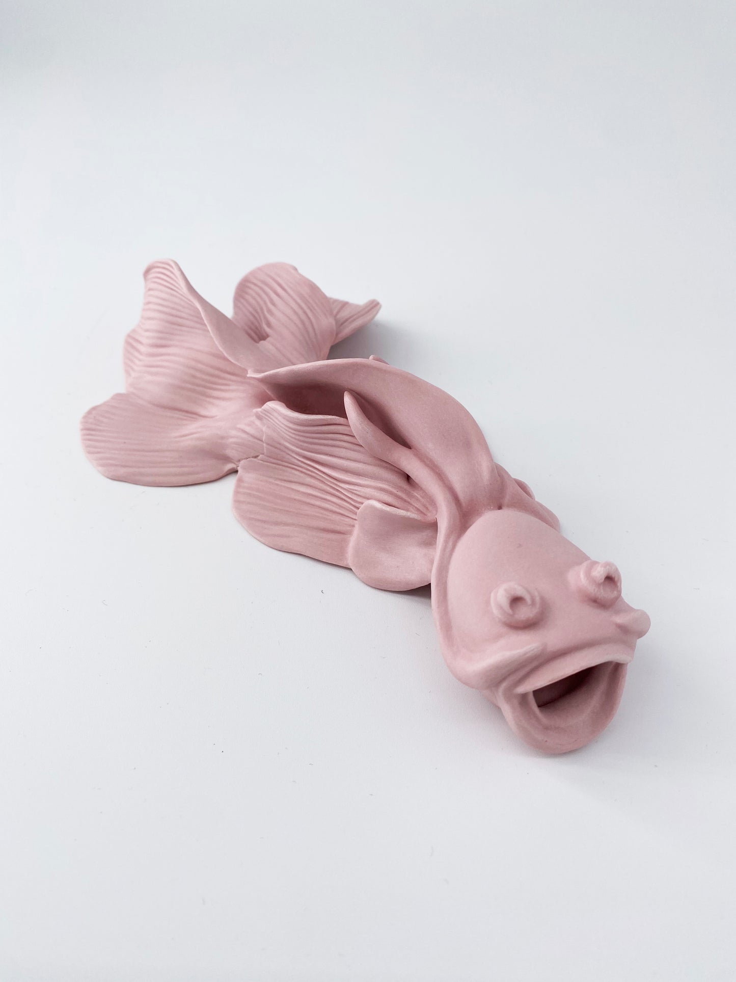 Carpe rose tutu- Pièce unique en porcelaine- Sarang Porcelaine