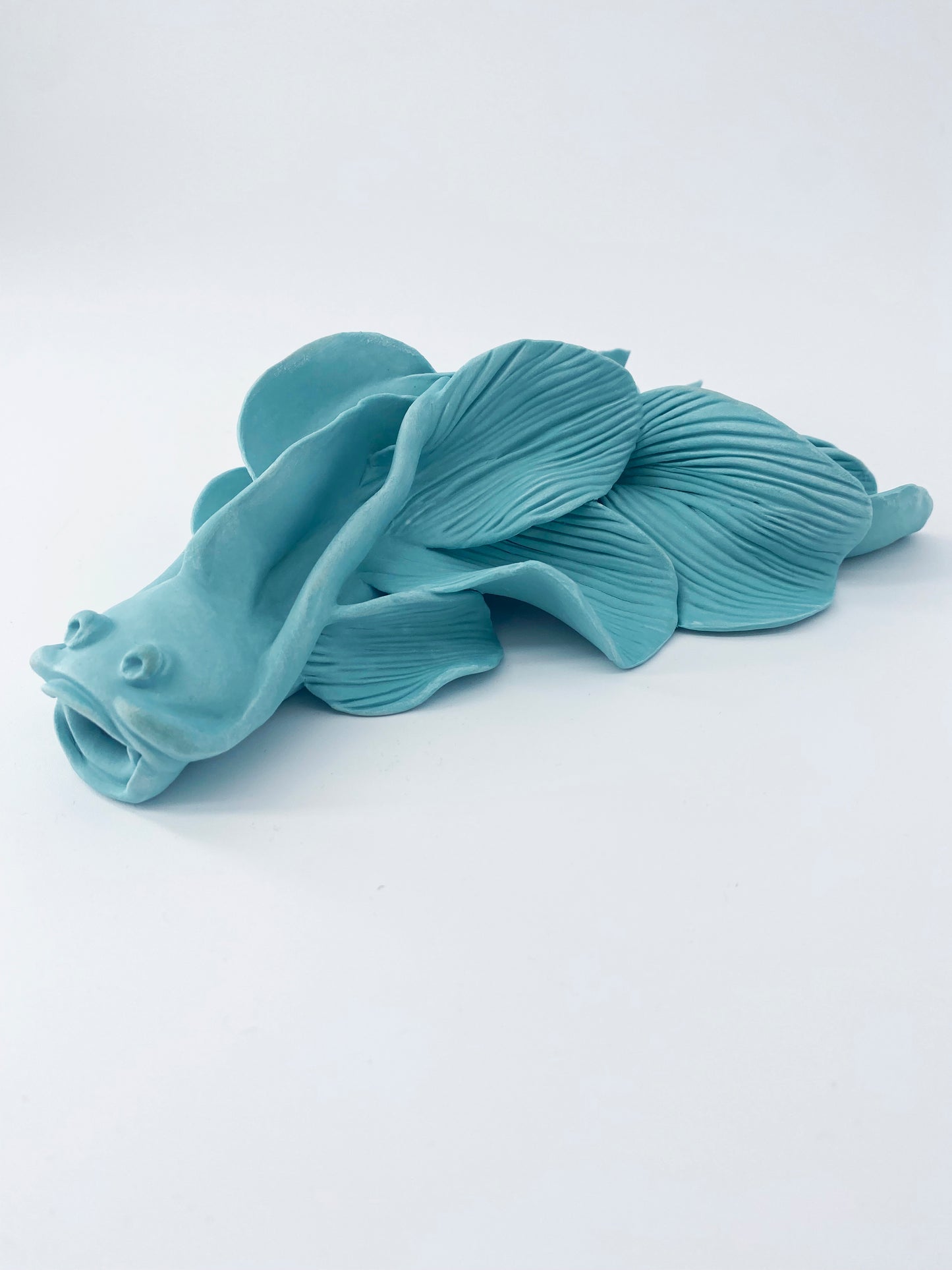 Carpe turquoise- Pièce unique en porcelaine - Sarang Porcelaine