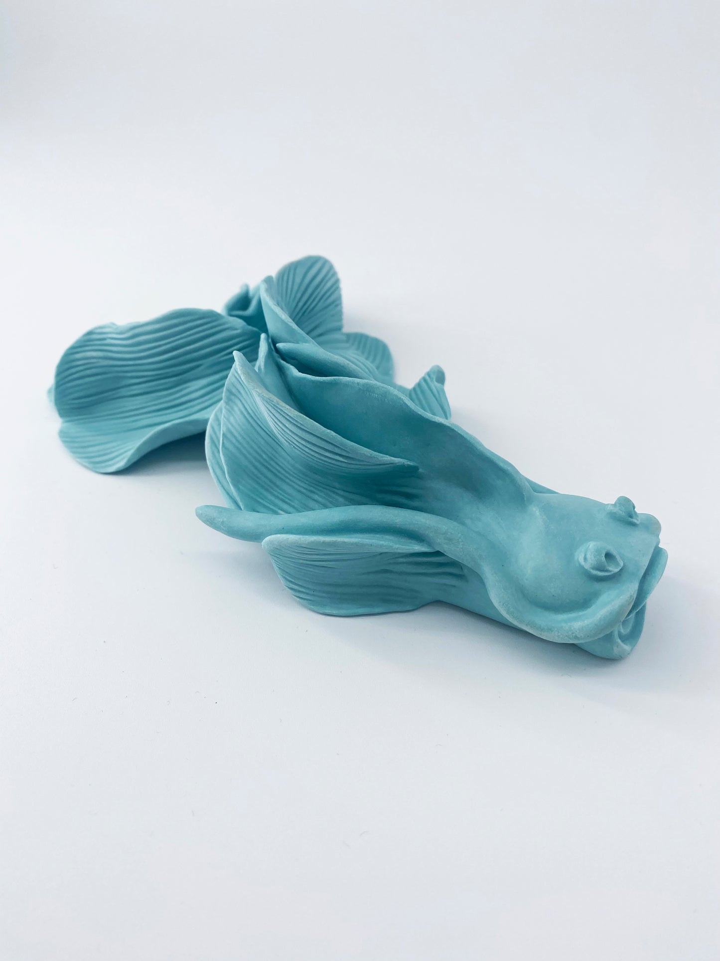 Carpe turquoise- Pièce unique en porcelaine - Sarang Porcelaine