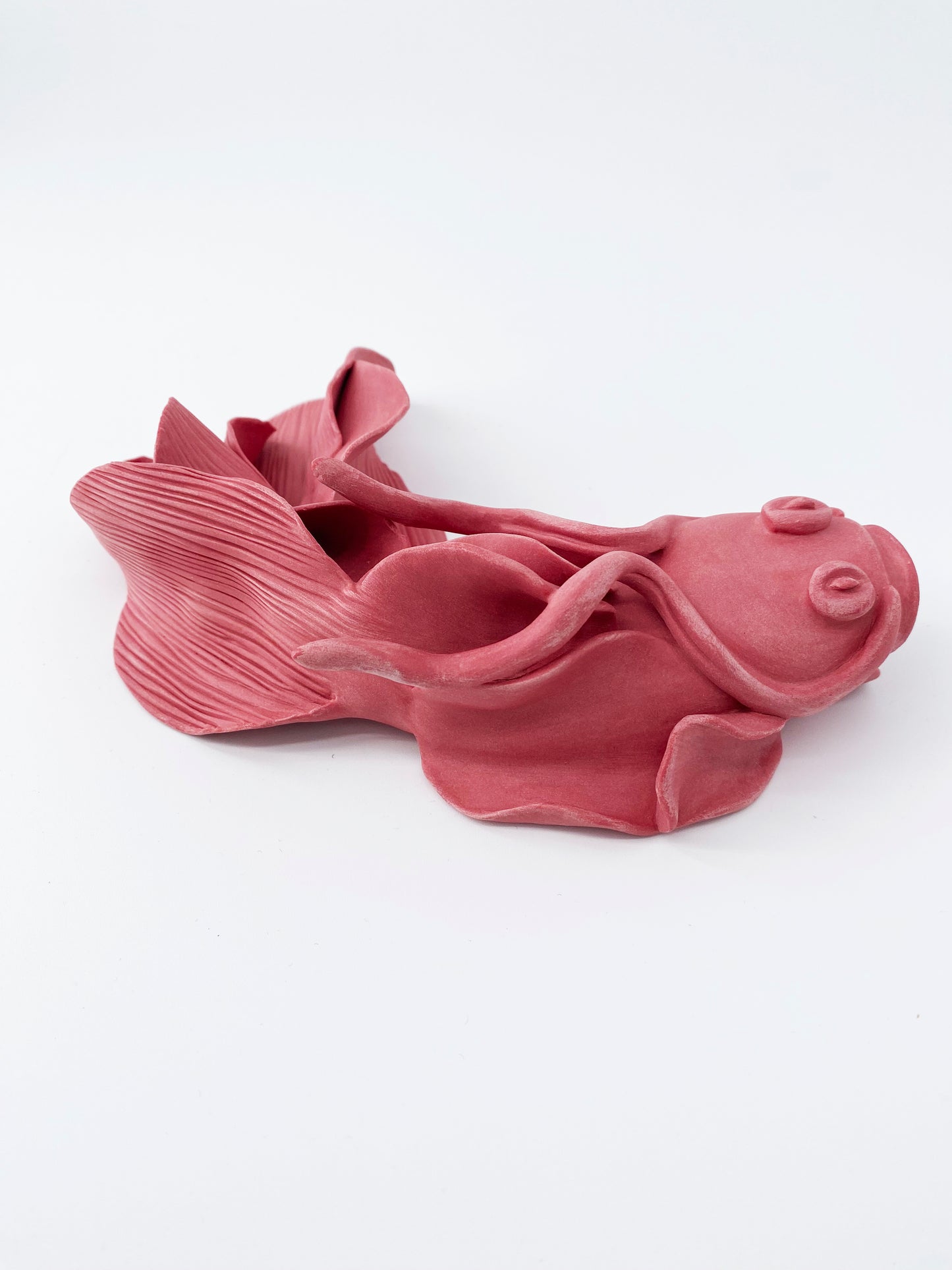Carpe Framboise- Pièce unique en porcelaine - Sarang Porcelaine