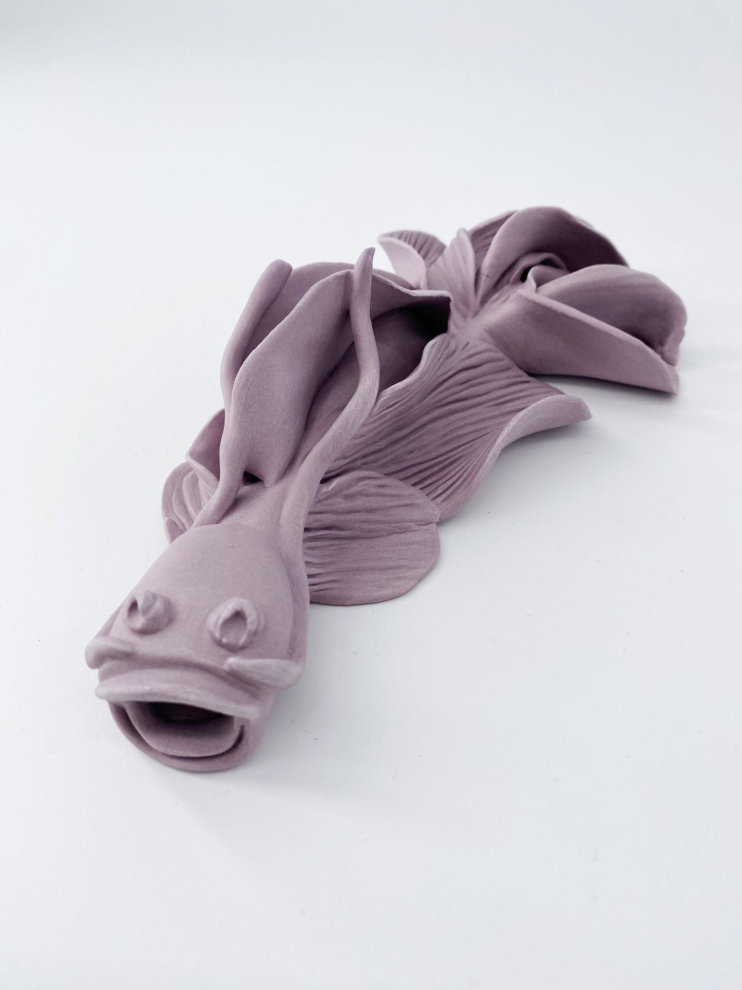 Carpe Glycine- Pièce unique en porcelaine- Sarang Porcelaine