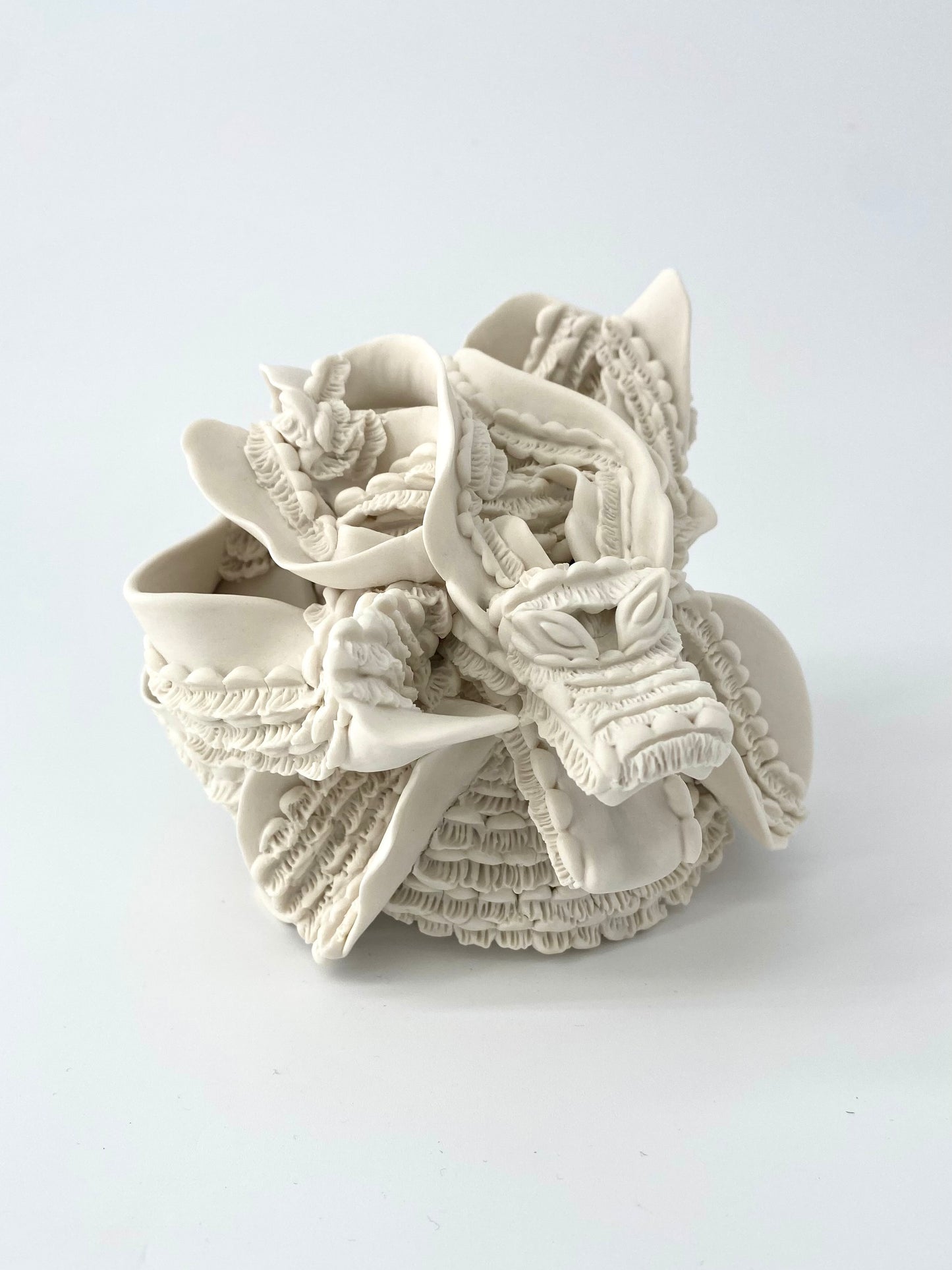 Dragon boule- Porcelaine- Collection Dentelle - Pièce unique - Sarang Porcelaine