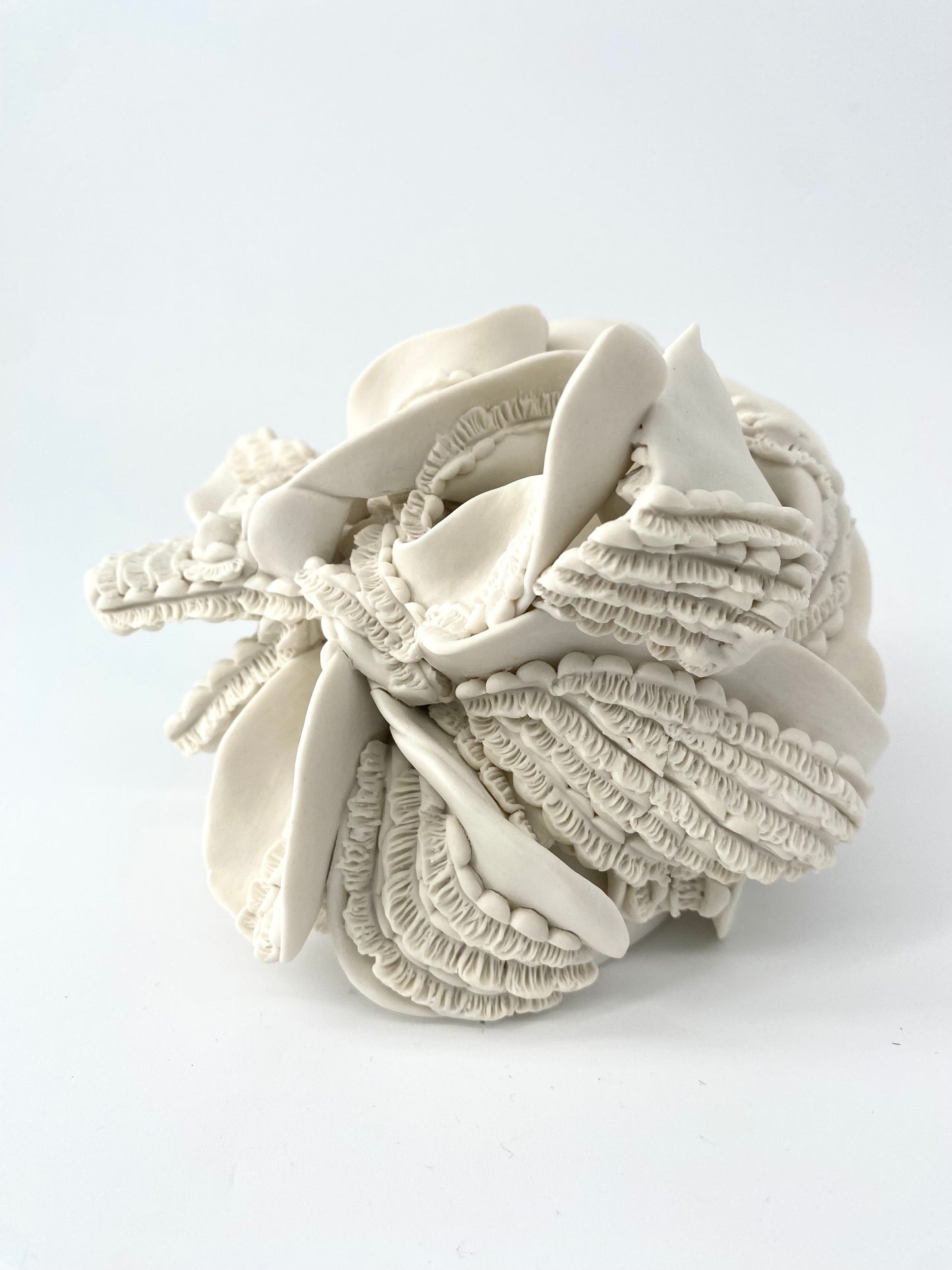 Dragon boule- Porcelaine- Collection Dentelle - Pièce unique - Sarang Porcelaine