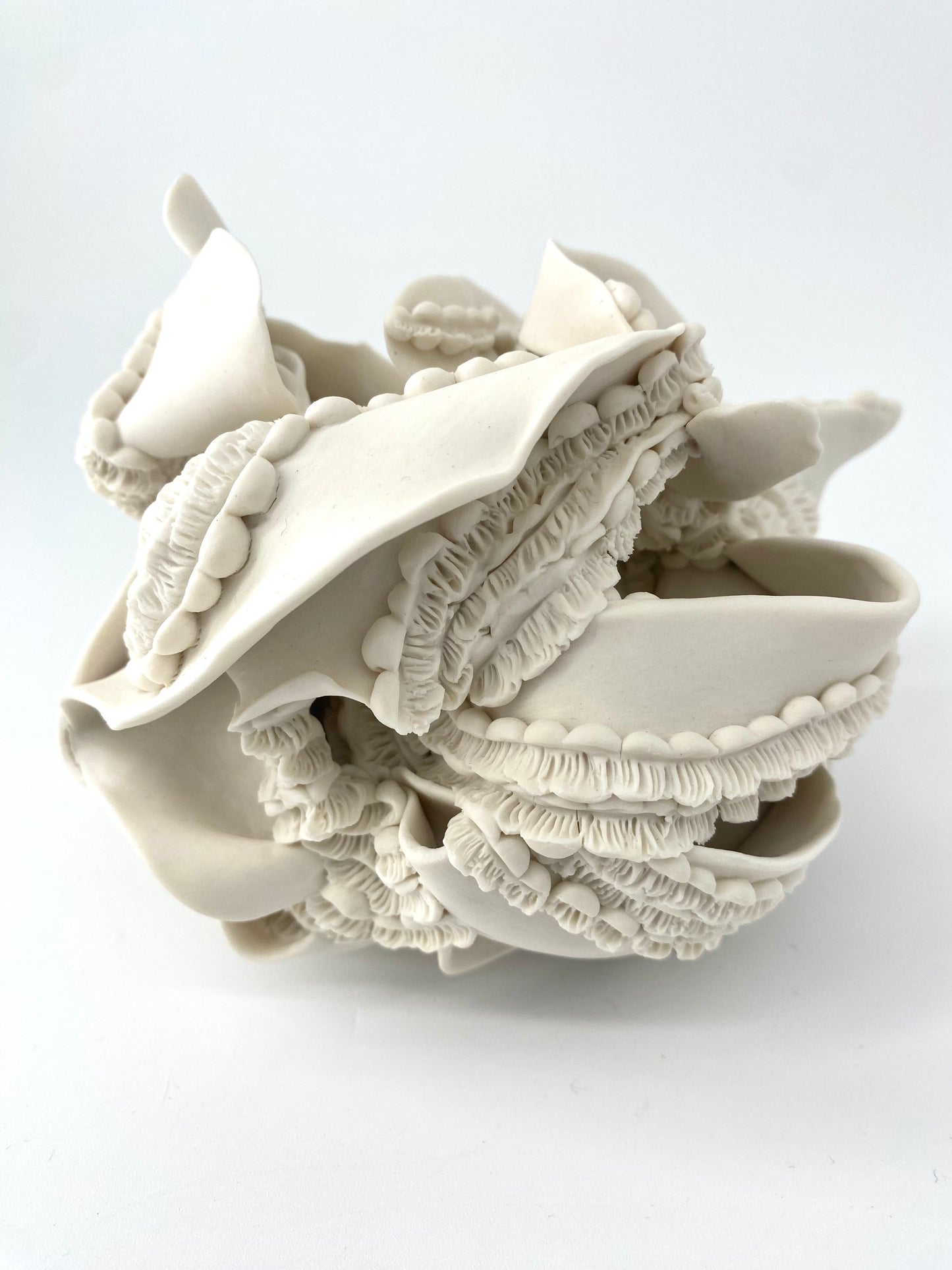 Dragon boule- Porcelaine- Collection Dentelle - Pièce unique - Sarang Porcelaine