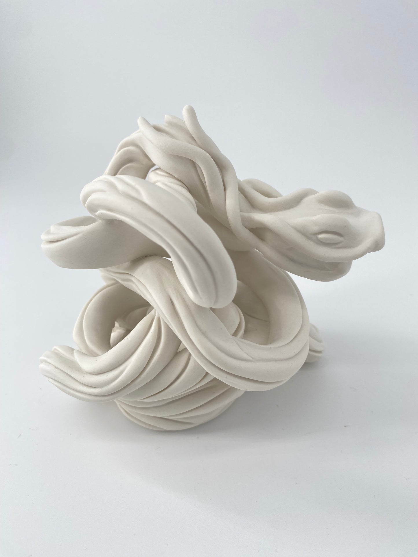 Serpent Nâga blanc - Pièce unique en porcelaine - Sarang Porcelaine