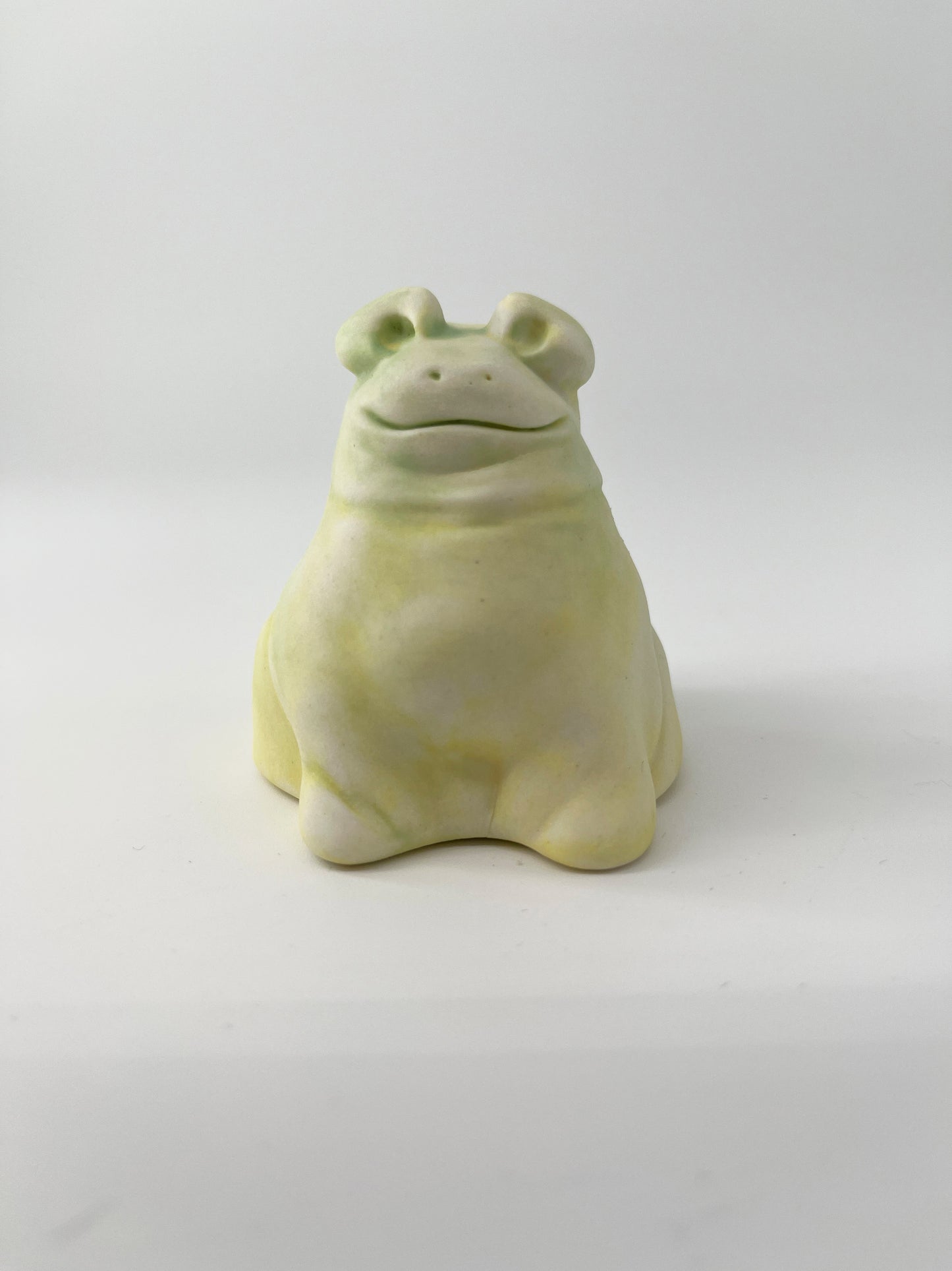 Serenity Frog Eunsook - Sculpture Grenouille zen en porcelaine